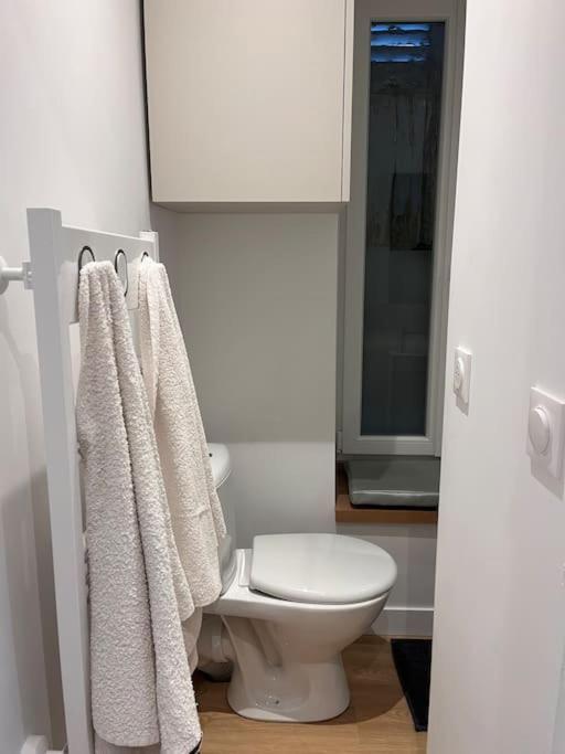 Studio Melun Peaceful Area 5 Min To Train Station المظهر الخارجي الصورة